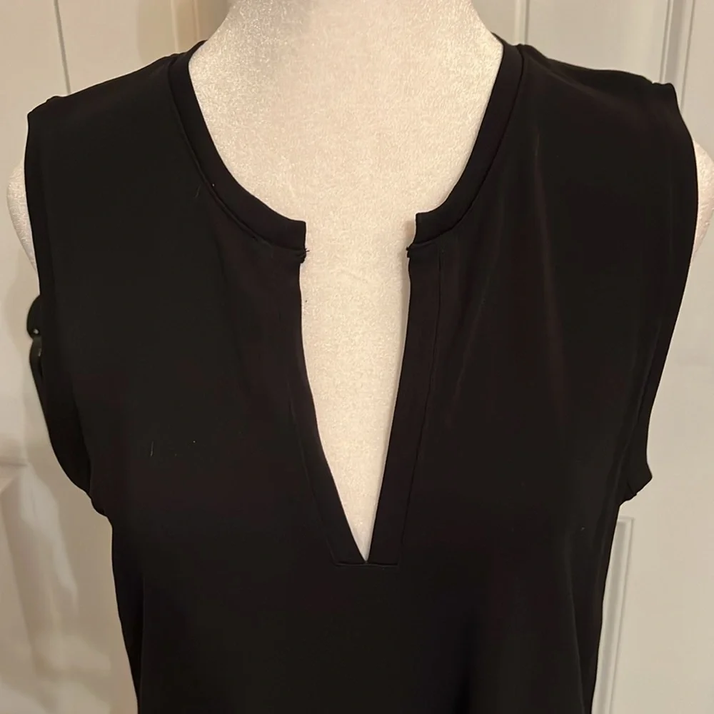 JOSEPHINE CHAUS Women’s Black Large Plunge Neck Sleeveless Mini Dress.